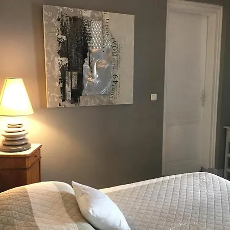 La Maison De Lilly ベッド・アンド・ブレックファスト アルカション